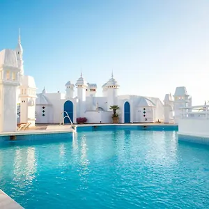 Apartment Popeye Suite: Puerto Marina Island Retreat With Rooftop Pool